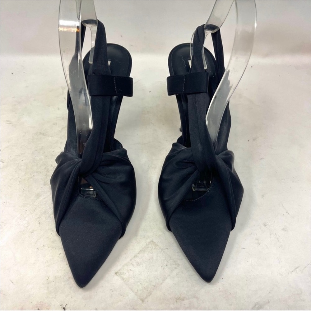 Zara Black Pointed Toe Interwoven Fabric
Pump Heels pointed Toe pumps - Picture 9 of 9